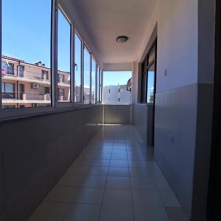 Lazur Seaview Apartment Pomorie Esterno foto
