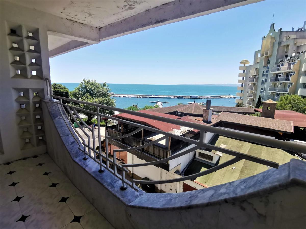 Lazur Seaview Apartment Pomorie Esterno foto